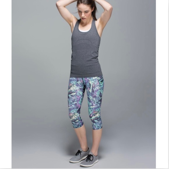 Lululemon Run Top Speed Crop Luxtreme size 6 - Picture 3 of 5